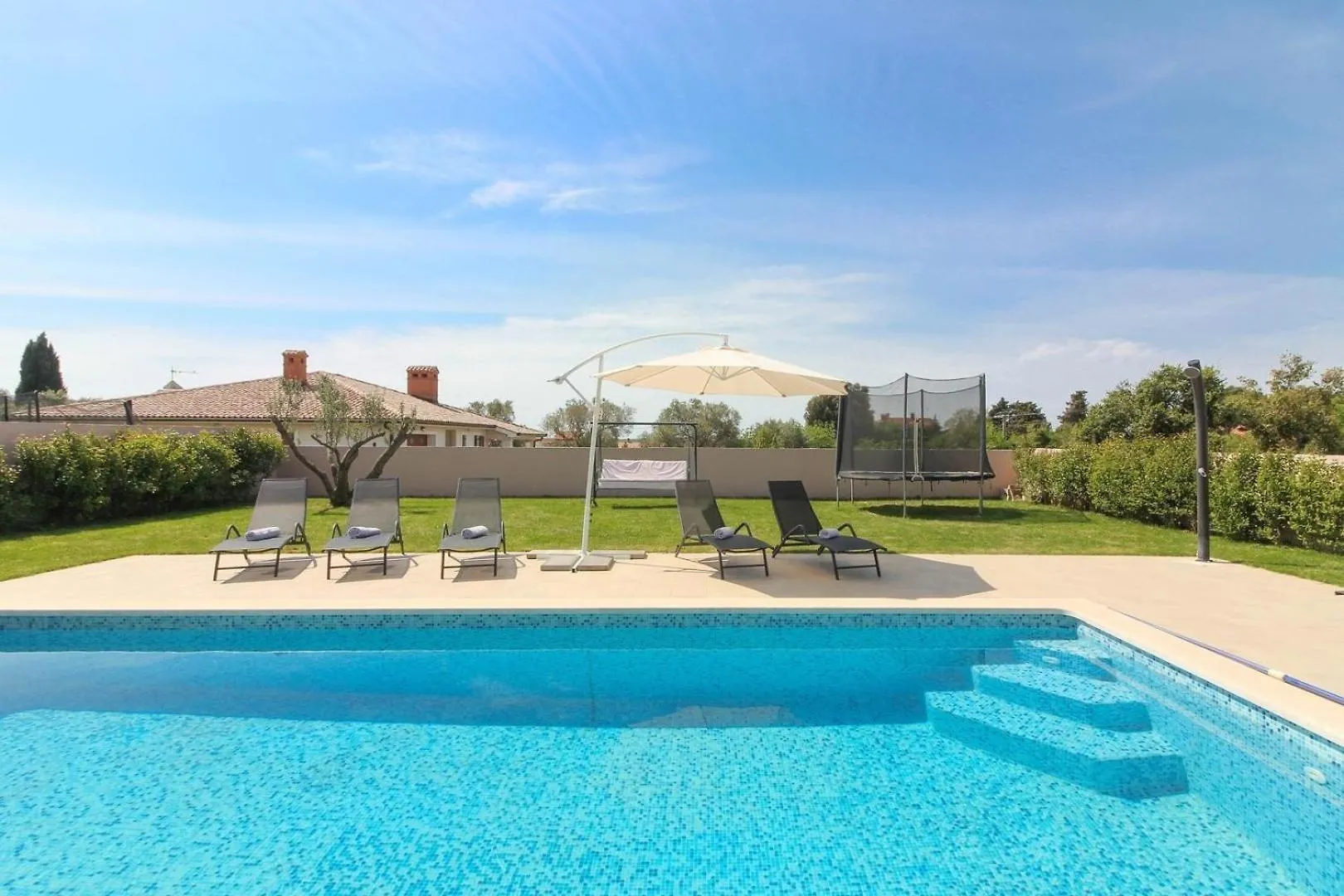 Ferienhaus Mit Privatpool Fuer 8 Personen Ca 178 Qm In Pula, Istrien Istrische Riviera 0*, Pula