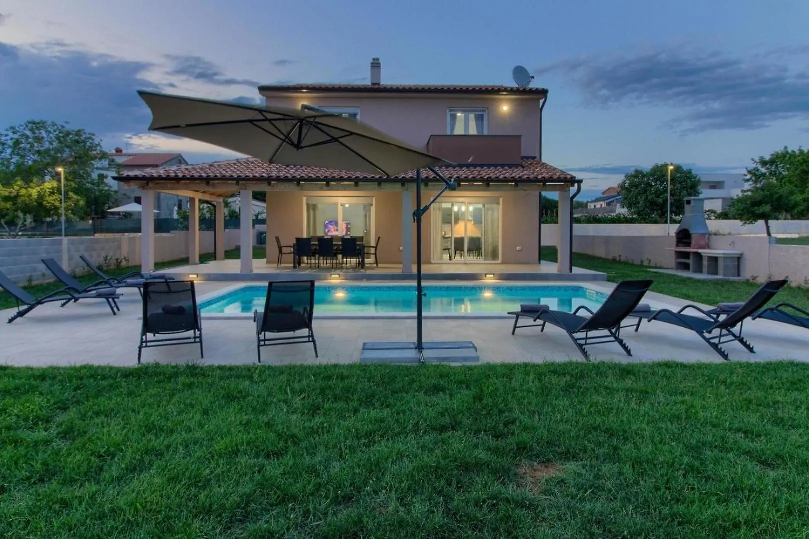 Ferienhaus Mit Privatpool Fuer 8 Personen Ca 178 Qm In Pula, Istrien Istrische Riviera