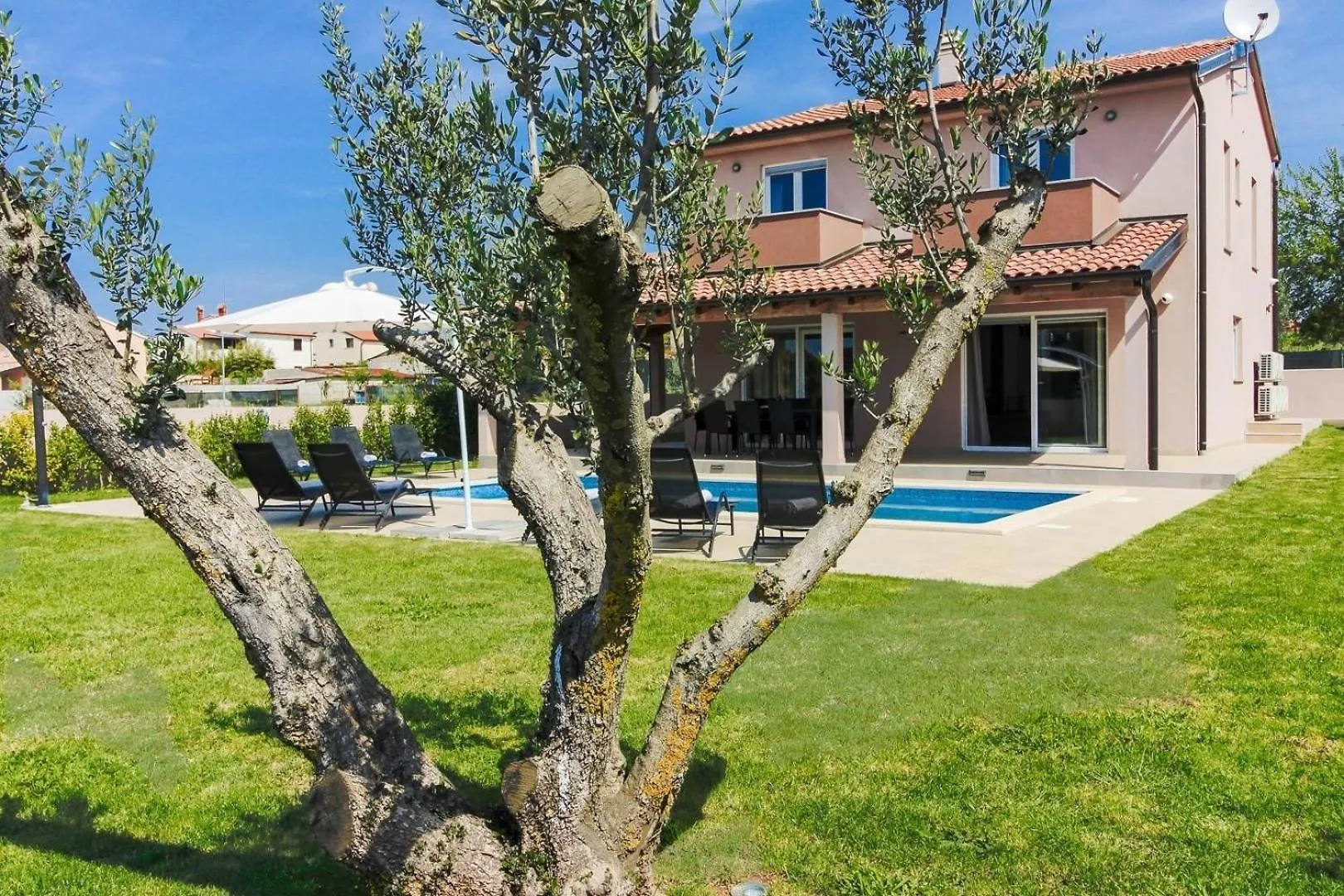 Ferienhaus Mit Privatpool Fuer 8 Personen Ca 178 Qm In Pula, Istrien Istrische Riviera Pula