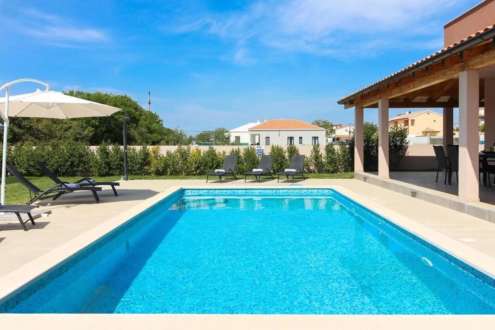 Ferienhaus Mit Privatpool Fuer 8 Personen Ca 178 Qm In Pula, Istrien Istrische Riviera